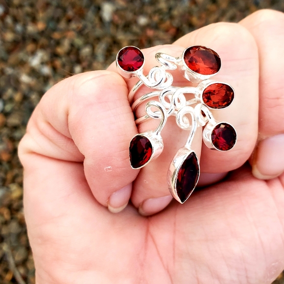 New Twisted Garnet Silver Ring. - Picture 5 of 12